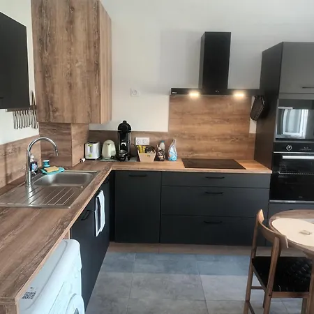Apartamento T1 Refait à Neuf Dans Immeuble Sécurisé *